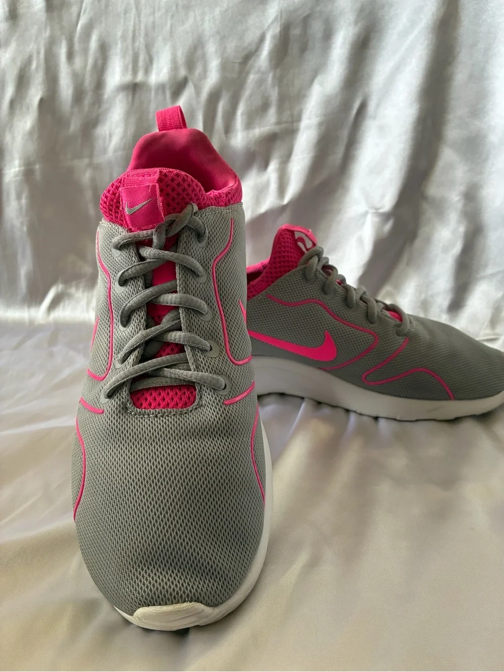 Nike Kaishi 2.0 Grey Pink White Sneakers Shoes 833666-051 Women’s 8.5